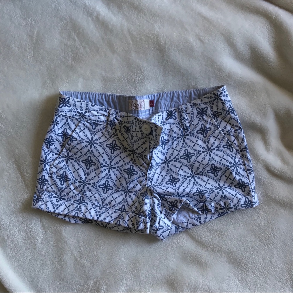 Patterned Short Shorts